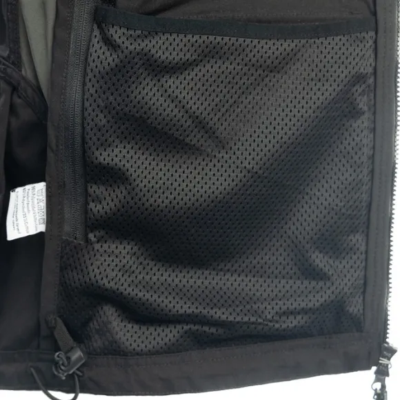 Arrak Hybrid Jacket naisten takki, musta