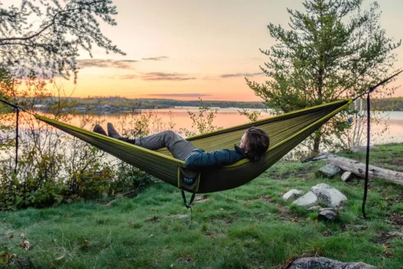 Eno DoubleNest Bluesign kahden hengen riippumatto, oliivi/oranssi
