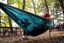 Eno DoubleNest Bluesign kahden hengen riippumatto, tummanharmaa/musta