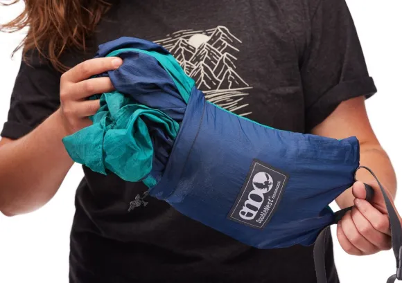 Eno DoubleNest Bluesign kahden hengen riippumatto, punainen/musta