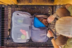 Gregory Border Carry On 40 matkareppu, musta