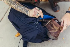 Gregory Border Carry On 40 matkareppu, musta