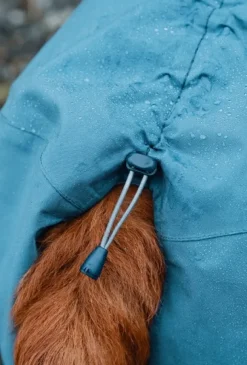 Hurtta Monsoon Coat koiran sadetakki, 60 cm, Bilberry