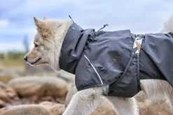 Hurtta Rainwear Mudventure Coat ECO sadetakki, 25-35 cm, Blackberry