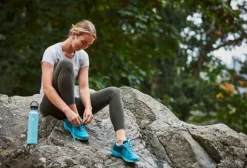 HydroFlask Insulated Standard Mouth Flex juomapullo, 621ml, tummansininen