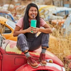 HydroFlask Medium Press-In Straw -kansi pillillä