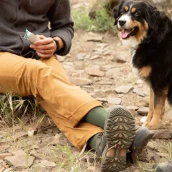 Keen Targhee III Mid Waterproof -vaelluskengät, musta/ruskea