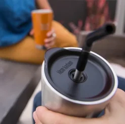 Klean Kanteen Straw Lid juomakansi pillinreiällä, musta