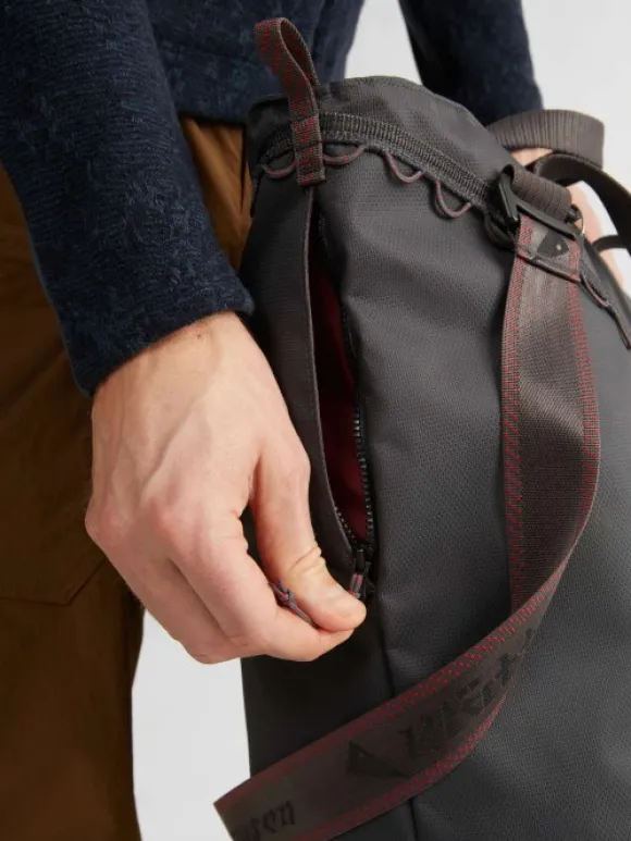 Klättermusen Baggi Bag 22 L Raven