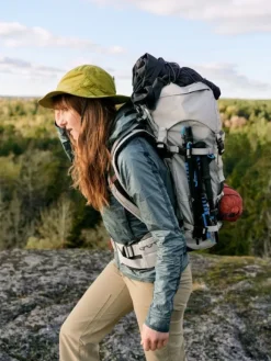 Klättermusen Grimm Pants naisten retkeilyhousut, musta