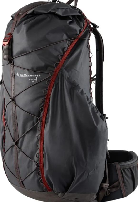 Klättermusen Raido 2.0 Backpack reppu, 38L, mustaharmaa