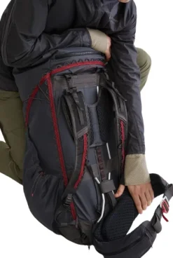 Klättermusen Raido 2.0 Backpack reppu, 55L, mustaharmaa