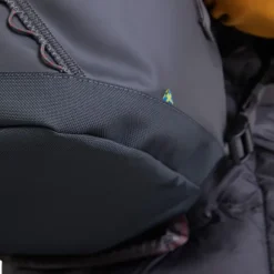 Klättermusen Ydalir Duffelbag varustekassi, 40 L, musta