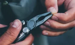 Leatherman Skeletool CX monitoimityökalu, musta