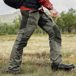 Lundhags Authentic II -ulkoiluhousut tummanvihreä