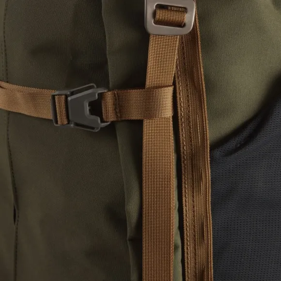 Lundhags Saruk Pro 60 L Regular Short rinkka, maastonvihreä