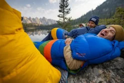 Marmot Sawtooth Lonf extraleveä untuvamakuupussi Dark Azure/Foliage Unisex