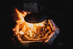 Muurikka Pannu 48 cm Jaloilla