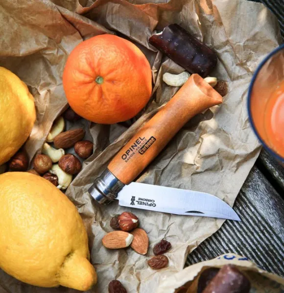 Opinel Classic Carbon Steel No8 Beechwood taittoveitsi, 8,5 cm