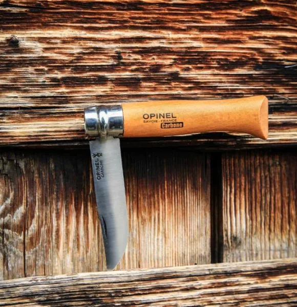 Opinel Classic Carbon Steel No8 Beechwood taittoveitsi, 8,5 cm