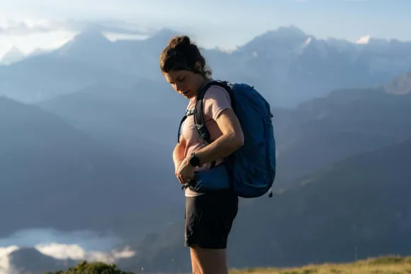 Osprey W's Tempest 26 Black/Coal Grey