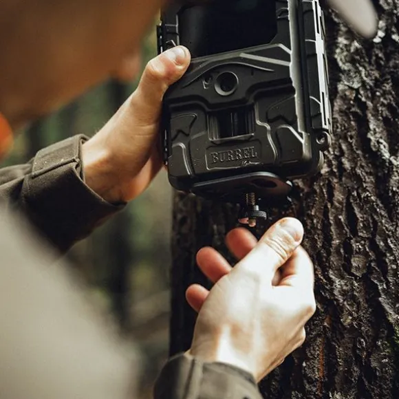 Riistakameran puukiinnike