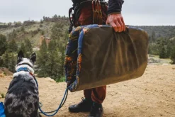 RuffWear Basecamp Bed koiranpeti, Medium, Deep Jungle