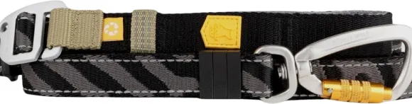 Woolly Wolf Roam Adjustable Leash monitoimihihna, musta